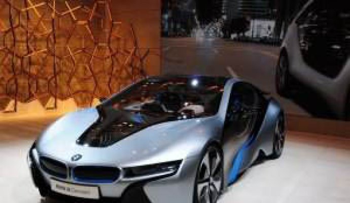 重量級，寶馬和蔚來都宣布了電動車大功率無線充電的計劃?。o線充電）