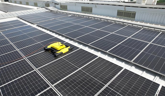 光伏板上的“永動機”：無線充電如何讓清掃機器人告別“下山充電”